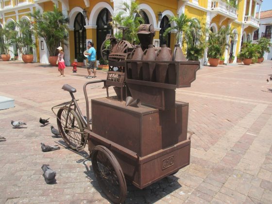 Plaza-San-Pedro-Claver-Cartagena
