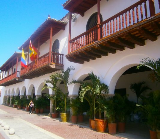 Plaza-de-la-Aduana-Cartagena