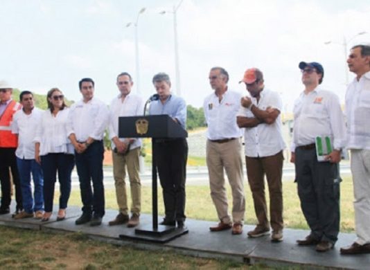 Presidente Santos inaugura 12 kilómetros de mejoramiento en vía entre Puerto Colombia y Barranquilla