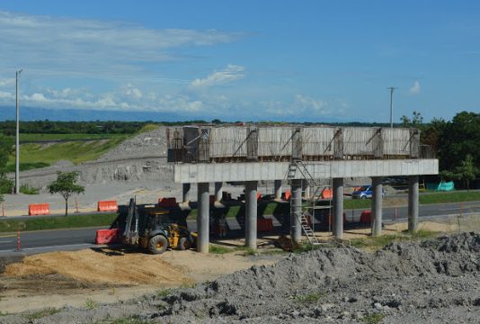Por construcción de puente Intersección de Flandes, se programa reducción a 1 carril en la variante Chicoral