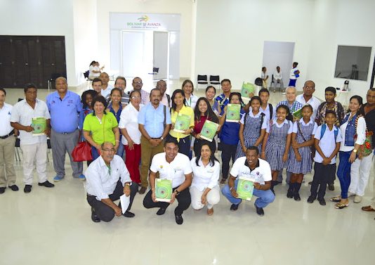 Colegio de Santa Catalina lanzó libro “Los Proyectos Ambientales Escolares PRAE en Colombia”