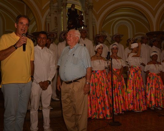 Alberto Carbonell, recibió el premio Vida y Obra del Portafolio Artístico y Cultural 2017