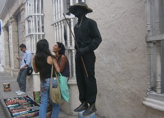 IPCC Revisa proyecto de estatuas humanas en centro histórico