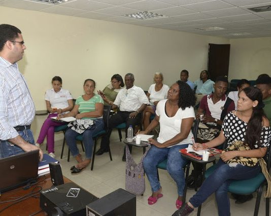 IPCC y DIAN realizan socialización de la reforma tributaria a líderes culturales