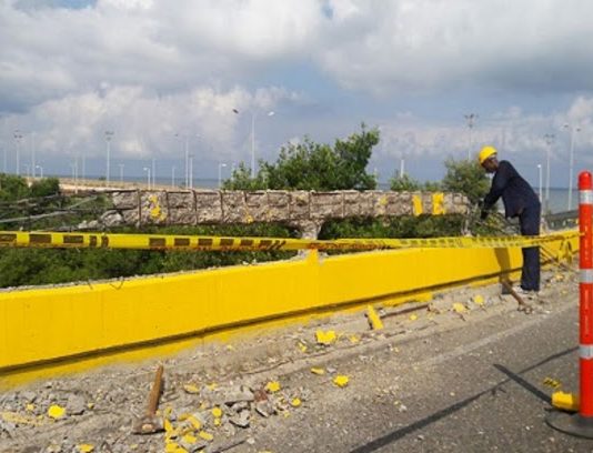 Distrito interviene la zona peatonal del puente Romero Aguirre