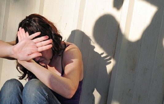 Capturan en flagrancia a un hombre mientras golpeaba a su compañera sentimental, en Cartagena