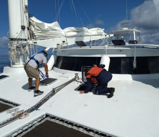 Buque Colombiano brindo apoyo en Altamar a velero Panameño que se quedo sin combustible