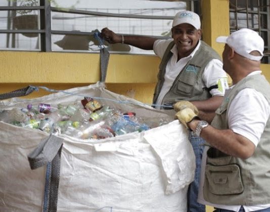 Mas de 300 kilos de botellas plásticas ha recolectado el Epa Cartagena en varios colegios