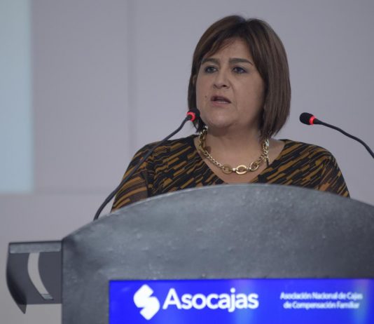 “¡No Politicemos la Economía! ¡No Politicemos la Paz!”: Ministra de Comercio