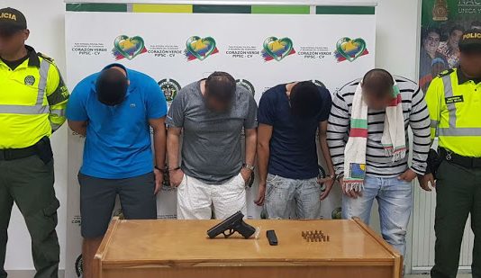 Capturan a cuatro sujetos por porte ilegal de arma de fuego en el km 95 de la vía Turbaco-Cartagena