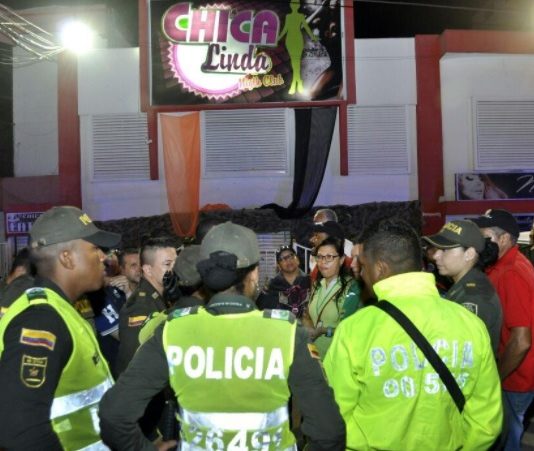 Suspenden actividad comercial de establecimientos “Chicas Lindas” y “El Cacique”