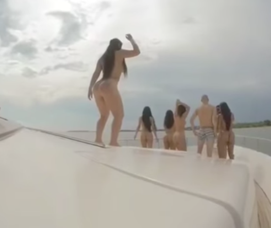 Autoridades celebran traslado de fiesta sexual a isla del Caribe