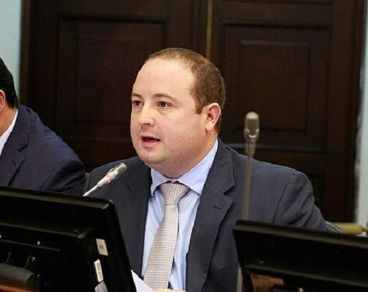 “Lo que conviene a la ciudad es que se convoquen elecciones”: senador Araújo