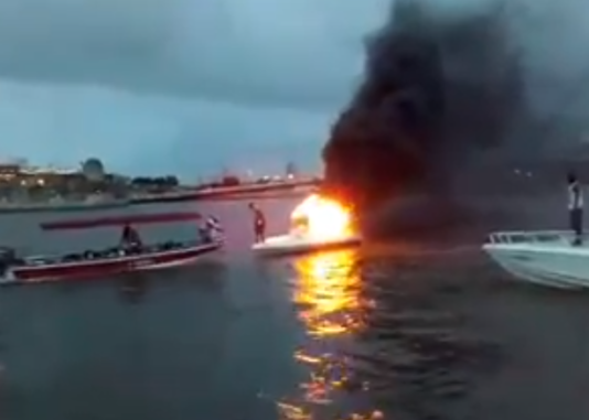 Una lancha se incendió en la bahía de Cartagena