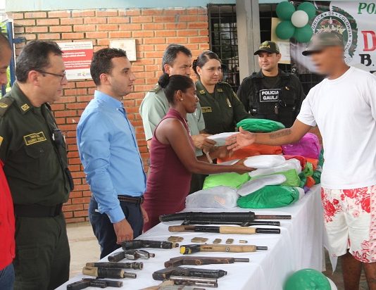 50 jóvenes en Cartagena cambiaron armas por oportunidades de proyectos productivos