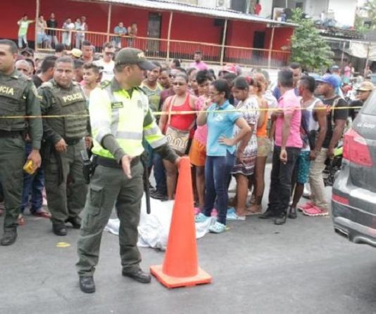 A bala y a cuchillo dan muerte a dos hombres ; uno en Olaya y otro en Turbaco