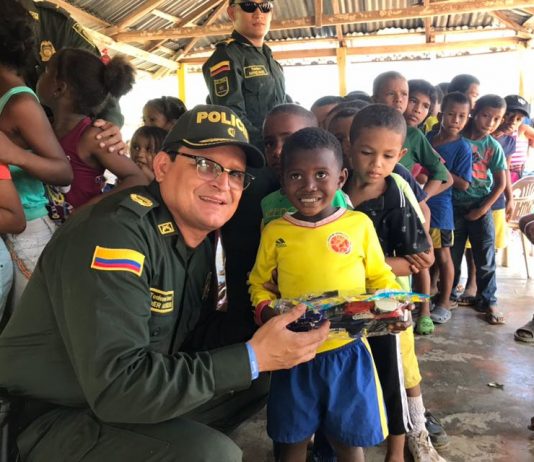 La Policía Nacional entrego mas de 15 mil regalos a niños de escasos recursos en Bolívar
