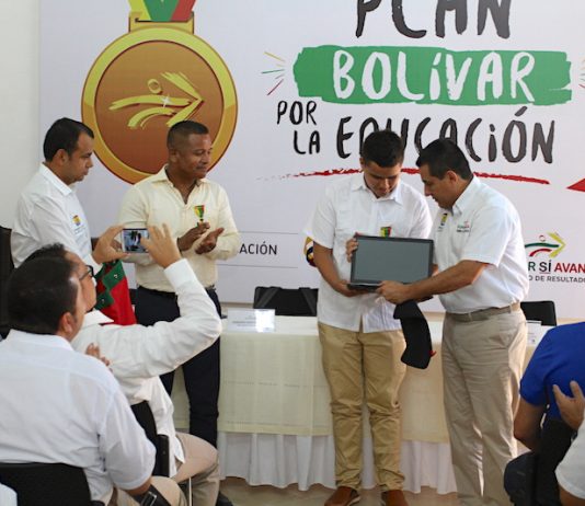 Dumek Turbay Paz exaltó al mejor bachiller ‘Andrés Bello’ de Bolívar