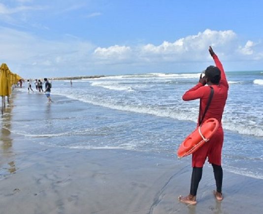 Cero ahogados y 3 rescates durante semana con mar de leva en Cartagena