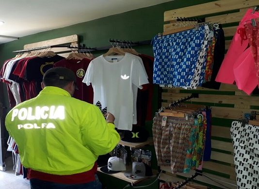 Vivienda en el barrio los angeles era usada para vender mercancía de contrabando