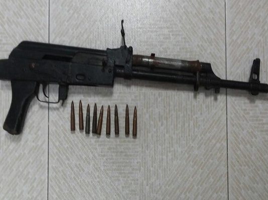Investigadores de la policía nacional hallaron un fusil AK47 en zona rural de Magangue, Bolívar