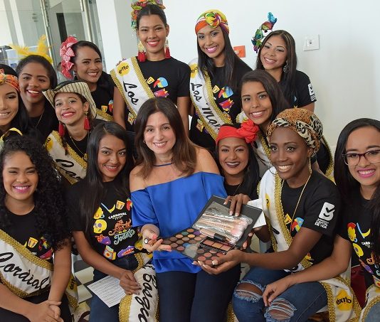 Reinas populares del Carnaval firman pacto por la vida de las mujeres