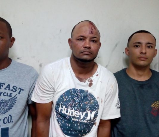 Tres delincuentes capturados en poder de una pistola, en el interior de una discoteca en cartagena