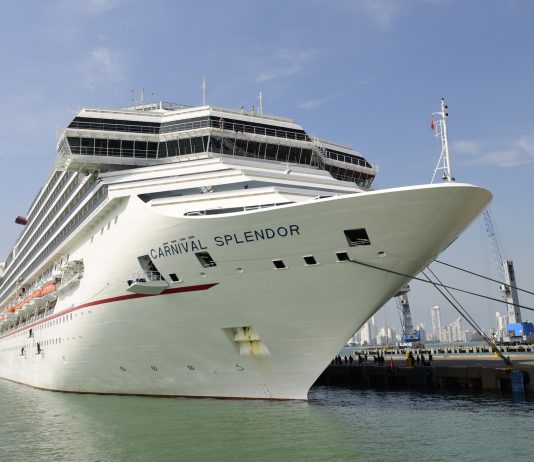 El crucero Carnival Splendor llego por primera vez a Cartagena