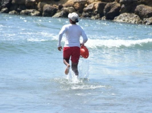 Aumentan a 70 el cuerpo de salvavidas que custodian las playas de Cartagena