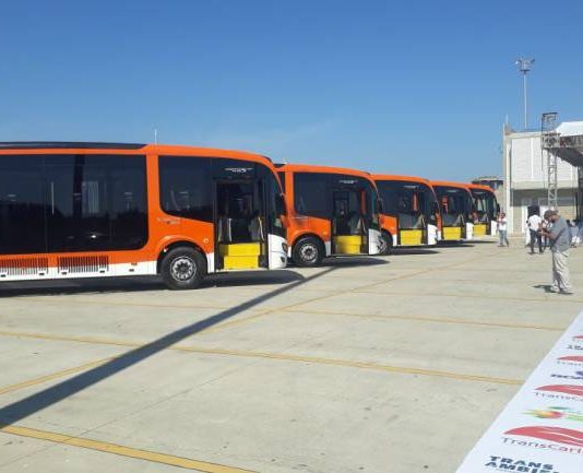 Alcalde (e) Sergio Londoño destrabó llegada de 100 buses de Transcaribe a Cartagena