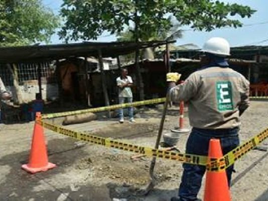 Policía y Acuacar despliegan acciones contra conexiones ilegales en la red de acueducto de la ciudad