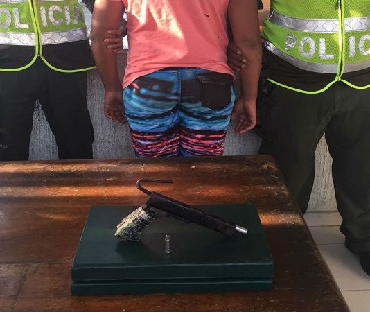 Cinco capturados por porte ilegal de arma en Cartagena