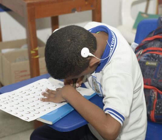 Megabiblioteca Pie de la Popa extiende su Taller de Artes Plásticas a niños y niñas con discapacidad auditiva