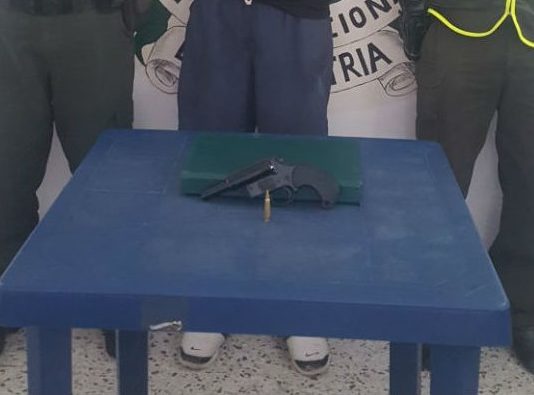 capturan a dos individuos por porte ilegal de arma de fuego en Cartagena