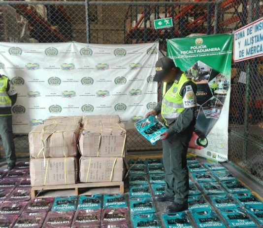 Incautan confecciones deportivas de contrabando en Cartagena