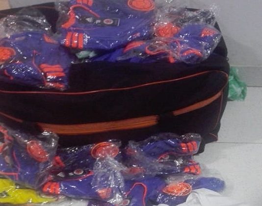 Incautan camisetas deportivas de contrabando en Cartagena