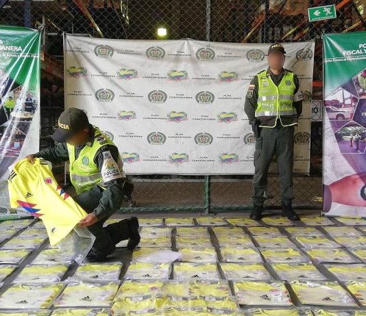 4 Mil camisetas de la selección Colombia de contrabando decomisadas en Cartagena Contrabando-camisetas-seleccion-colombia-Cartagena