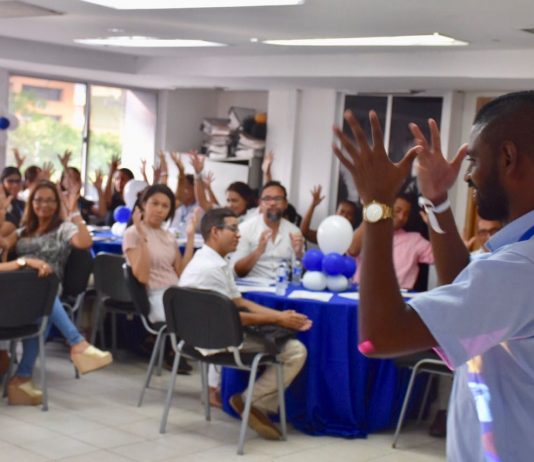 Profesores del Distrito se capacitan para atender mejor a población con discapacidad Profesores-se-capacitan-en-trato-a-personas-discapacitadas