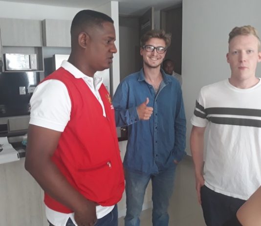 Suspenderan a vendedora que intento cobrar mas de un millon y medio de pesos a turistas en cartagena Suspenderan-vendedora-en-cartagena-cobro-excesivo