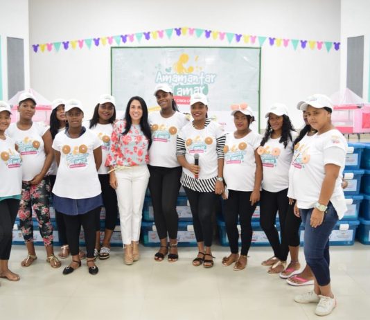 Amamantar es amar se toma Cartagena Amamantar es Amar