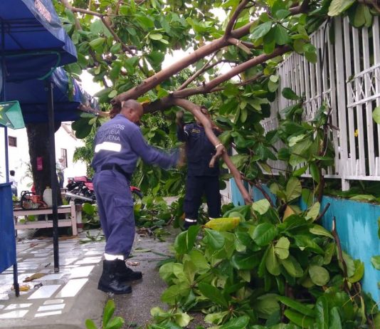 Autoridades atienden emergencias por fuerte lluvia en Cartagena Emergencias por lluvias