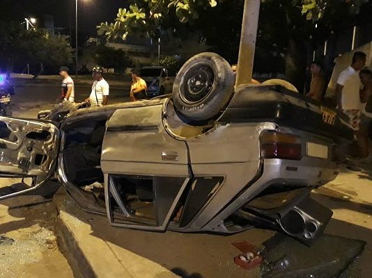 Intensa persecución policial en Cartagena termino en volcamiento Volcamiento tras intensa persecución policial en Cartagena