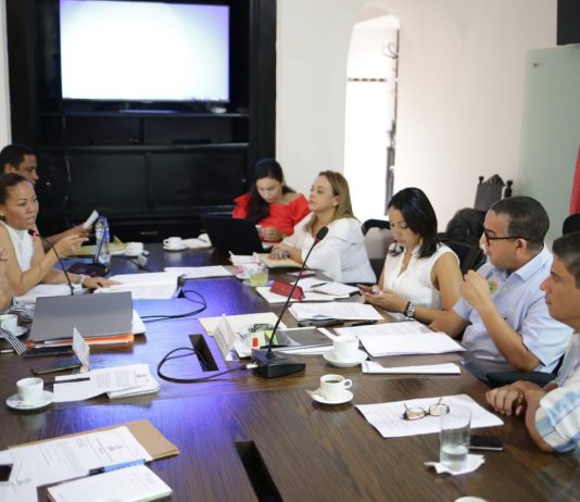 Alcalde Pedrito Pereira recibió informe de gestión de la Exalcaldesa Yolanda Wong Balance de gestion Yolanda wong Baldiris