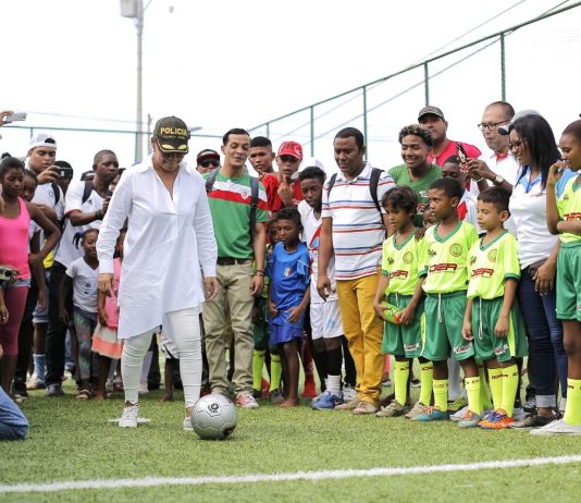 Comunidad del barrio San Francisco estrena cancha sintética múltiple Barrio San Francisco Cartagena Cancha sintetica