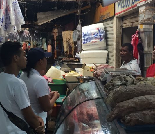 Distrito realizó jornada de educación ambiental en el Mercado de Bazurto Capacitación educación ambiental bazurto