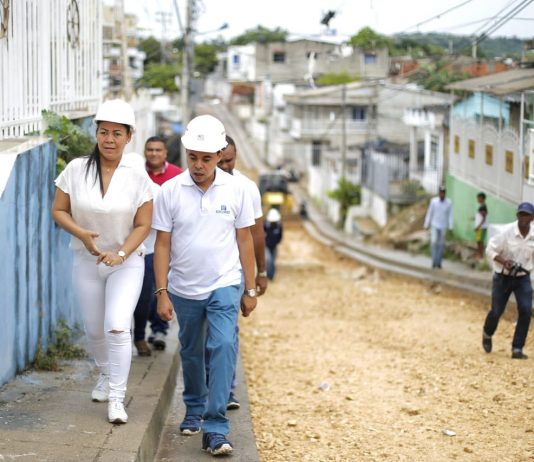 Distrito inspecciona avance de las obras viales que se construyen en Cartagena inspección a obras en cartagena