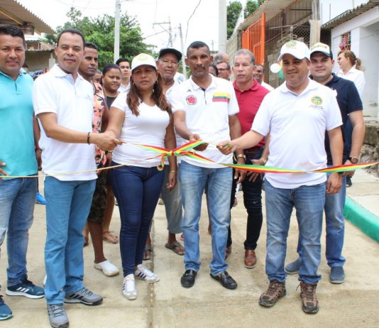 Entregan calle pavimentada en Nelson Mandela, Cartagena Calle pavimentada en nelson mandela