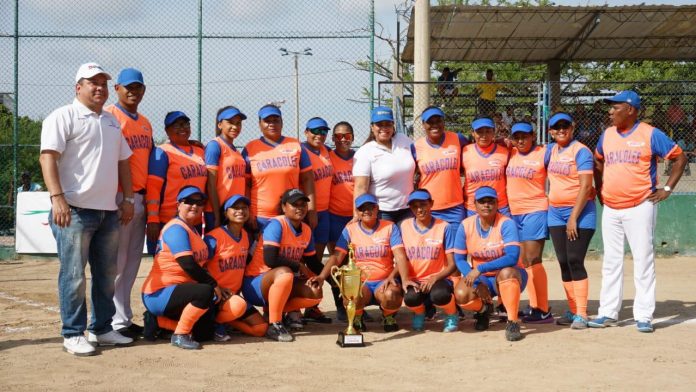 Primer Torneo de Sóftbol Femenino Juega por tu Barrio