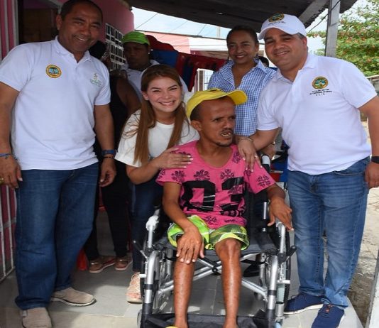 Carlos ya tiene silla de ruedas para ir al estadio y ver jugar al Real Cartagena Carlos obtuvo del distrito una silla de ruedas que mejorara su calidad de Vidad