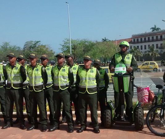 Distrito entrega vehículos a la Policía y CTI de la Fiscalía Entrega de vehiculos a policia en Cartagena